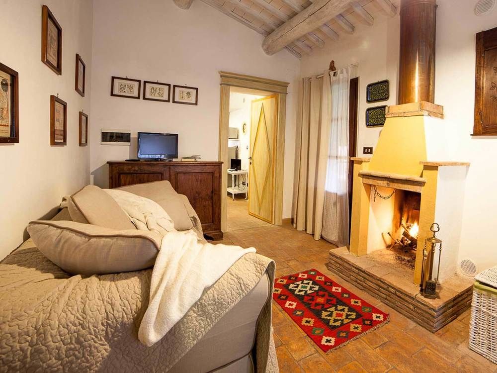 Agriturismo Borgo Di Campagna Il Tesoro Torre Alfina Bagian luar foto